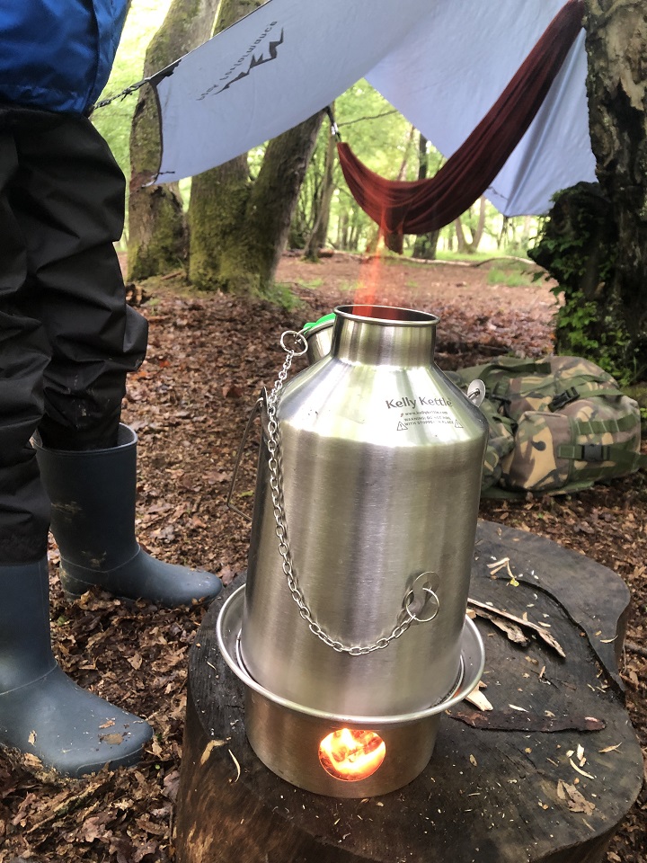 My 9 year son and I were keen to try out our new Kelly kettle as soon as it arrived. It didn’t matter that it was raining. It worked really well and we had some lovely hot chocolate. (Hertfordshire, U.K.)